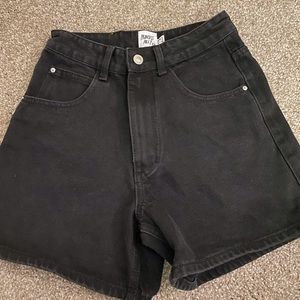 DENIM SHORTS BLACK- Princess Polly